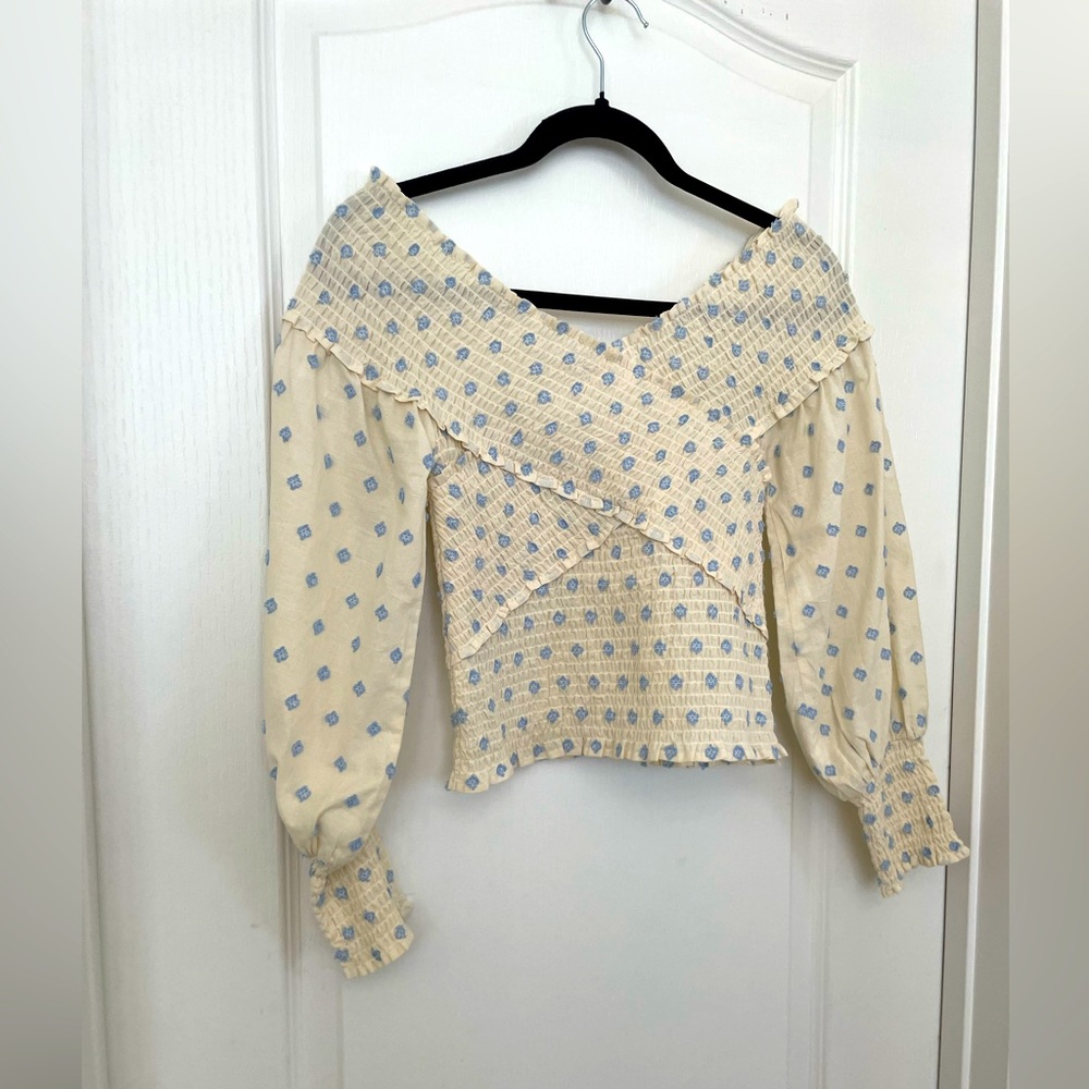 Adorable BB Dakota Long Sleeve Top with Blue Flowers